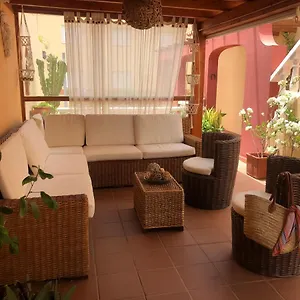 https://casa-la-cornisa.in-canary-islands.com